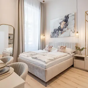 https://apt-w30-deluxe-best-location-by-bqa.inbudapesthotels.com